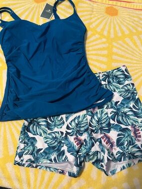 EoMENIE Blue Tankini Top with Tropical Leaf Swim Shorts